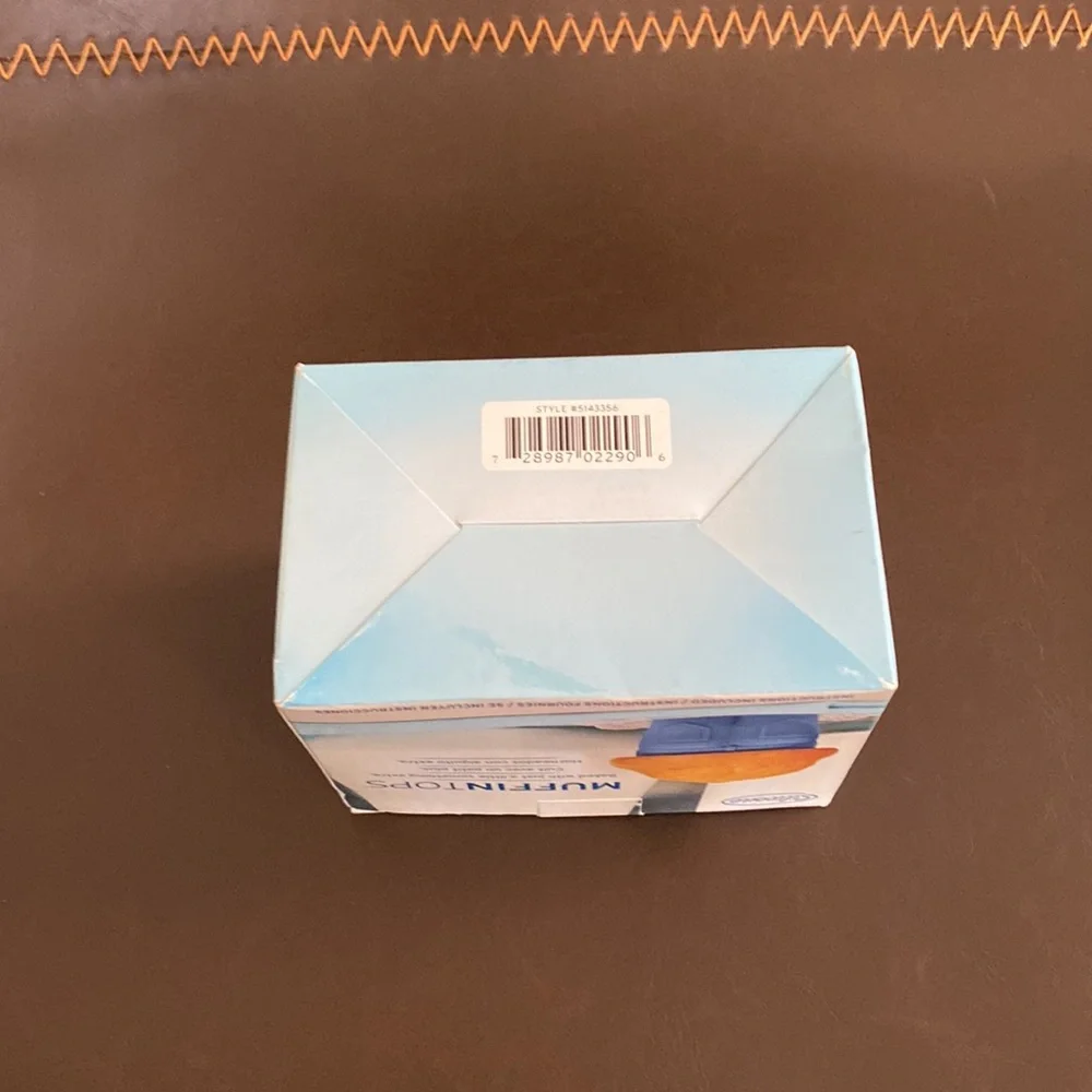 NIB Set of 4 Muffin Tops Baking Cups